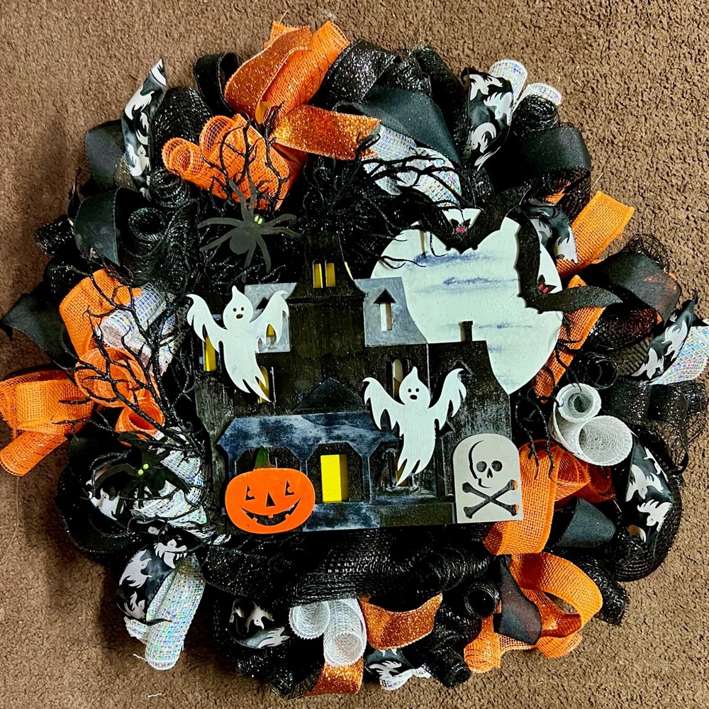 Haunted House Wreath - Picture 2 of 5